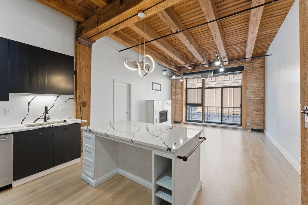 1133 S WABASH Avenue 303