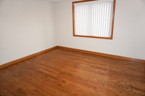 Tiny photo for 4811 N OLCOTT Avenue #516, Harwood Heights, IL 60706 (MLS # 12606145)