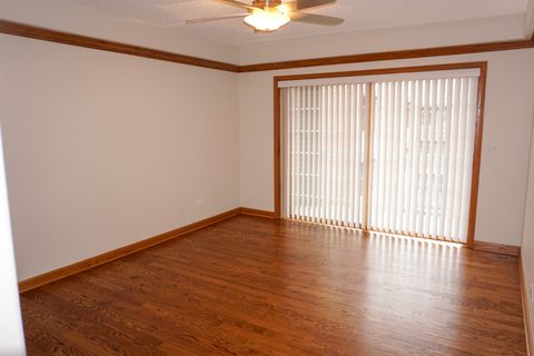 Tiny photo for 4811 N OLCOTT Avenue #516, Harwood Heights, IL 60706 (MLS # 12606145)