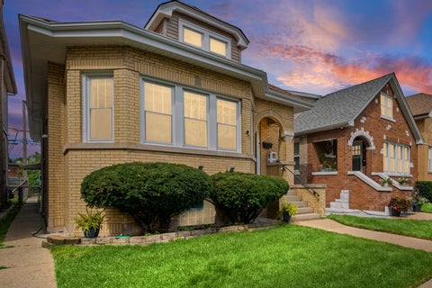 Photo of 3132 N Luna Avenue, Chicago, IL 60641 (MLS # 12752731)