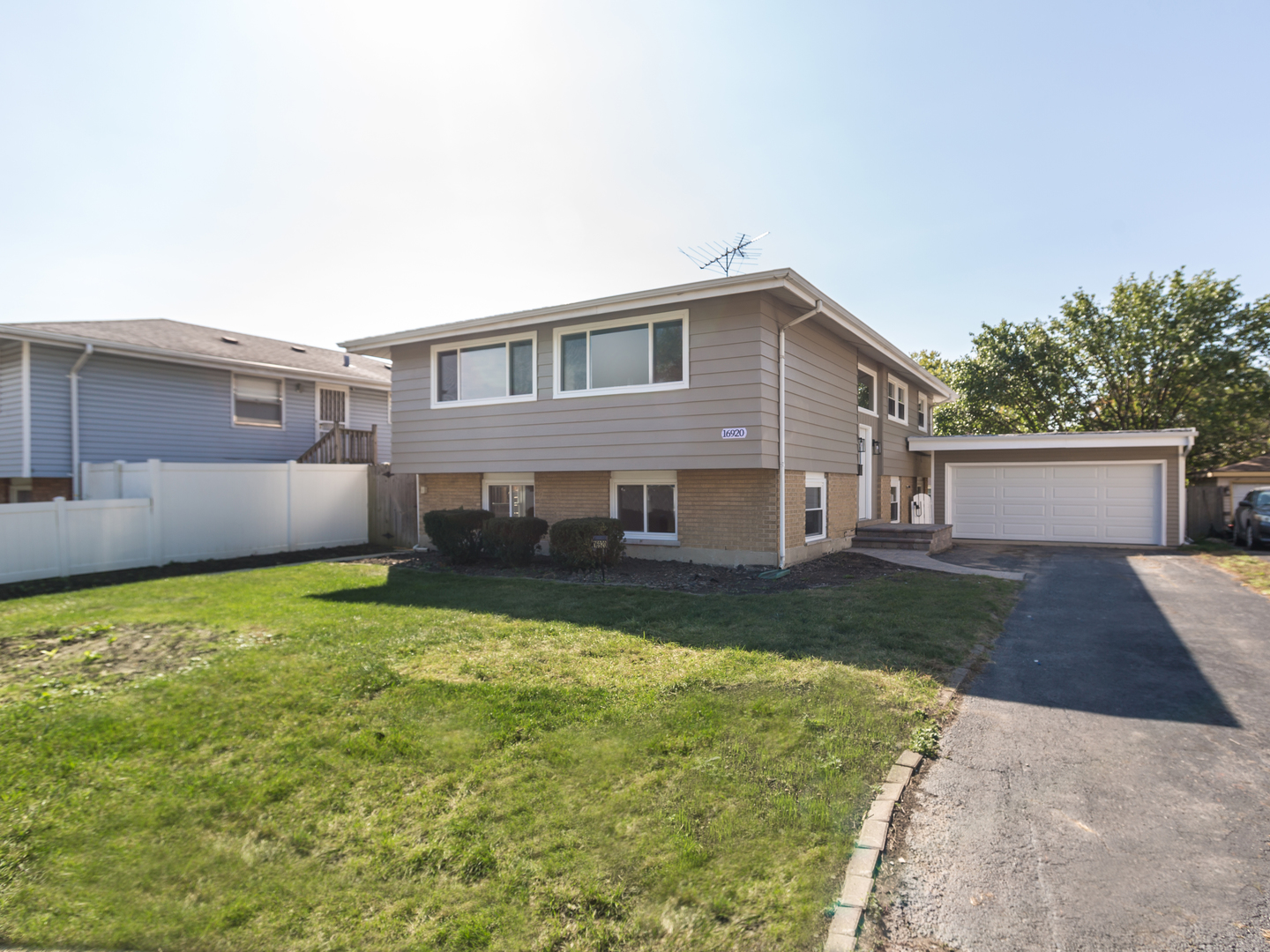 16920 Glen Oaks Drive