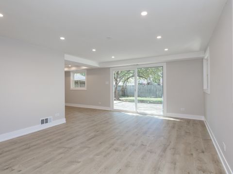 Tiny photo for 16920 Glen Oaks Drive, Country Club Hills, IL 60478 (MLS # 12501357)