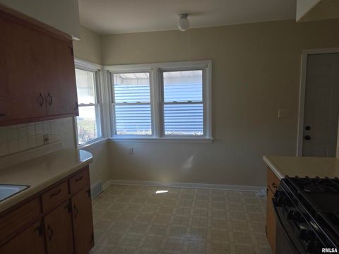 Tiny photo for 515 W 31ST Street, Davenport, IA 52803 (MLS # QC4269436)