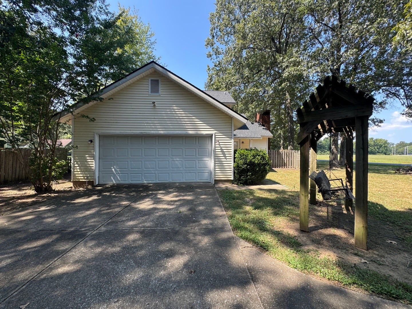2 Hickory Lane
