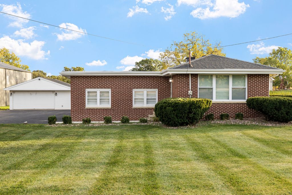 Photo for 15617 W 159th Street, Homer Glen, IL 60491 (MLS # 12499176)