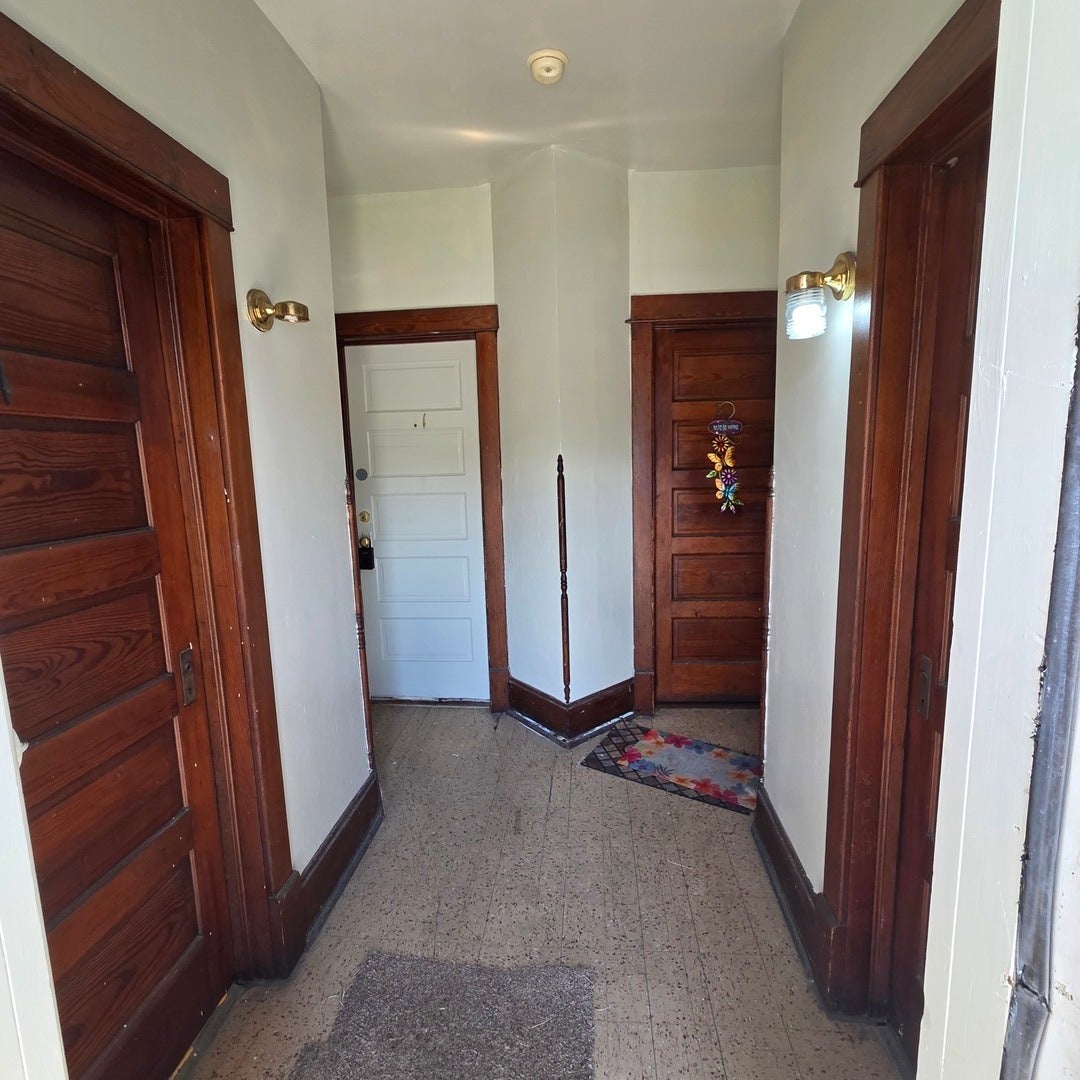 1712 W 7th Street
