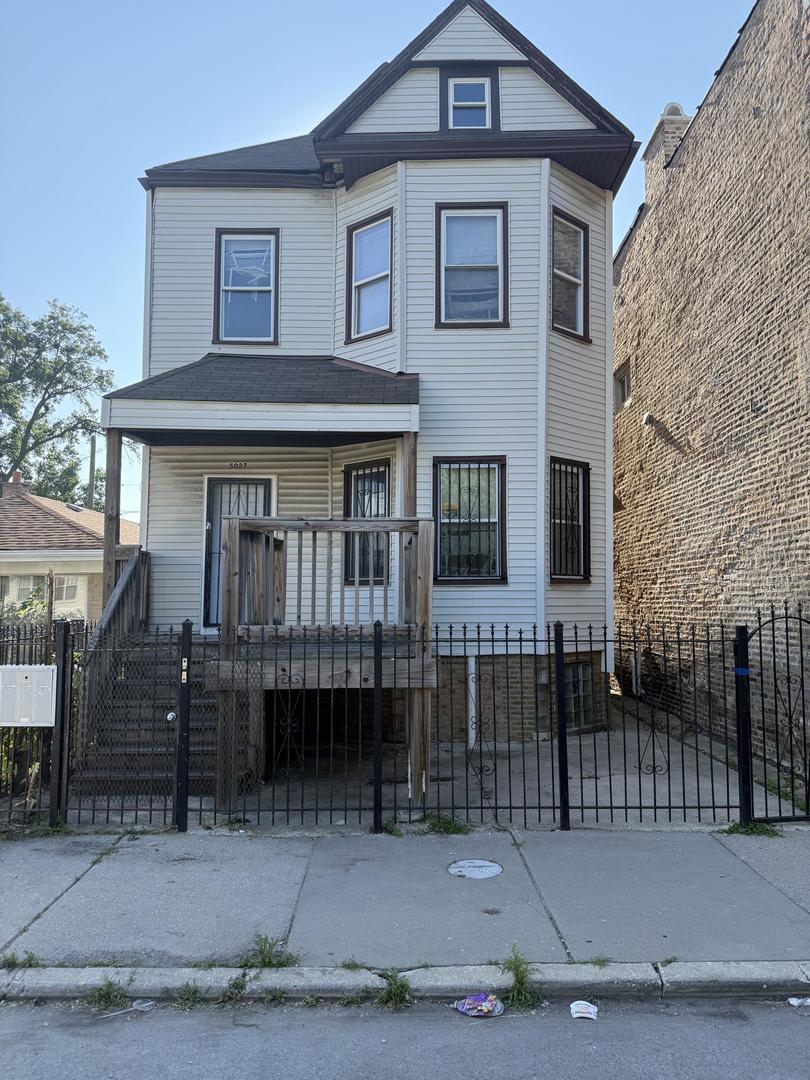 Photo 1 of 6 — 5027 S Racine Avenue, Chicago, IL 60609