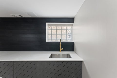 Tiny photo for 8015 S Paxton Avenue, Chicago, IL 60617 (MLS # 12696783)