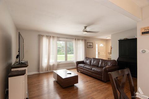 Tiny photo for 10136 Charles Avenue, Palos Hills, IL 60465 (MLS # 12658416)