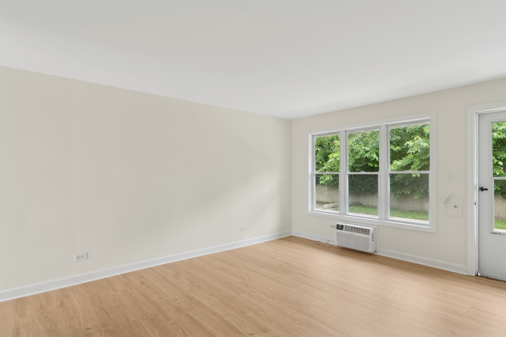 544 W PALATINE Road