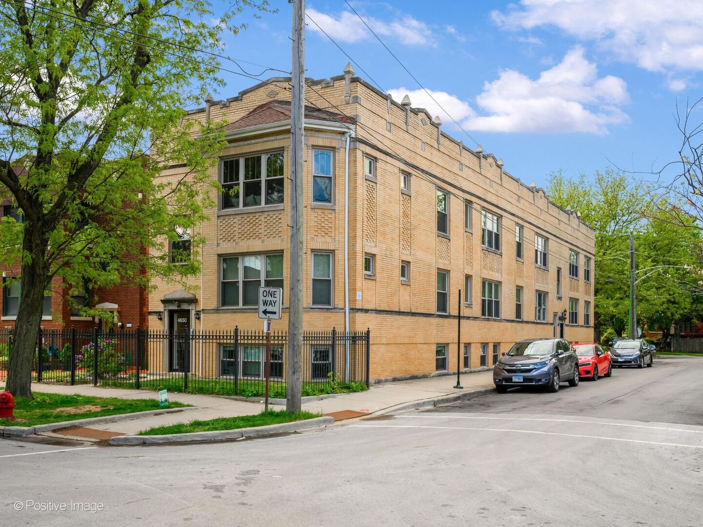 4650 N KARLOV Avenue 2