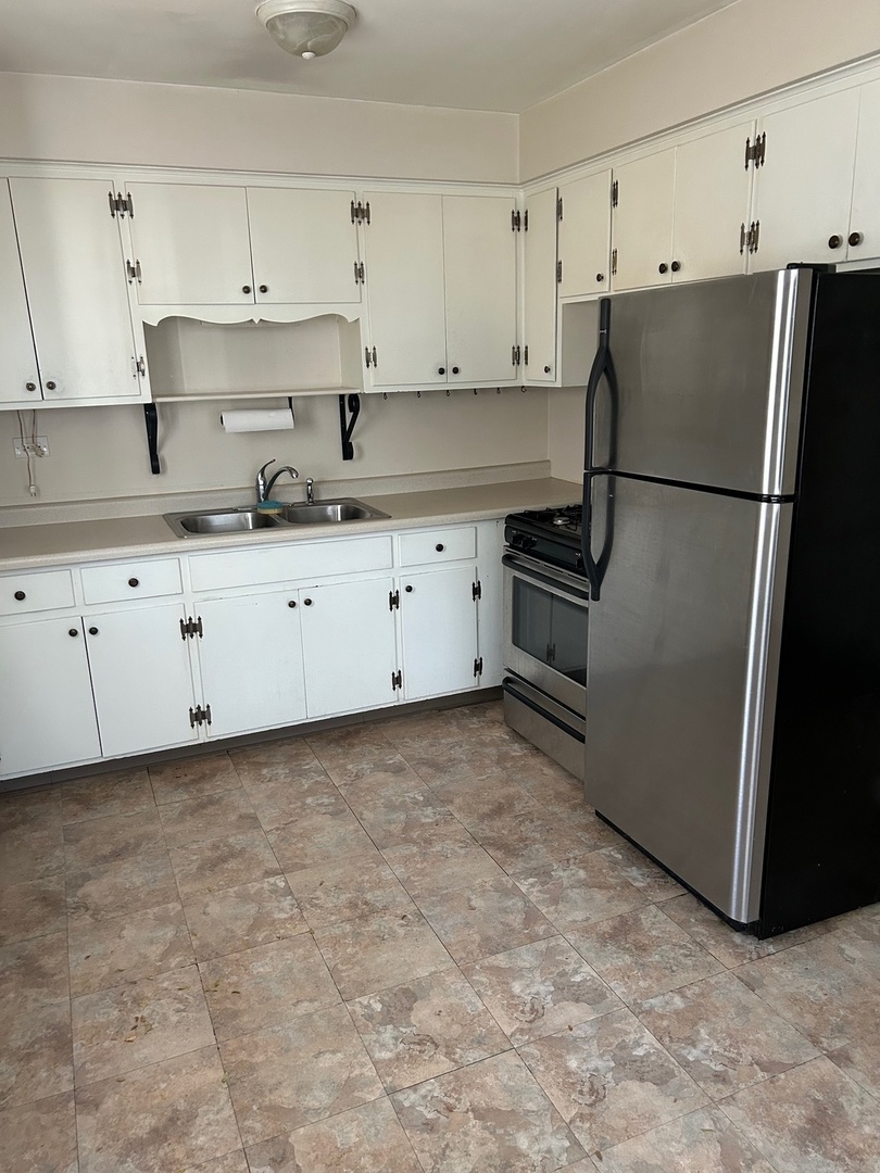 831 E South Broadway Avenue