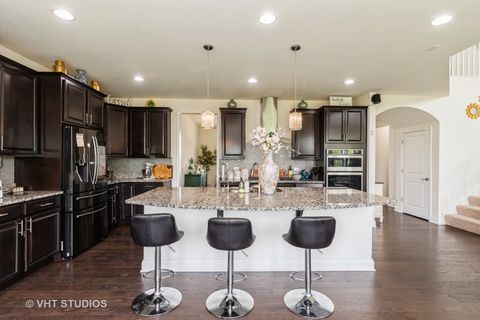 Tiny photo for 1 Sherman Court, Hawthorn Woods, IL 60047 (MLS # 12539725)