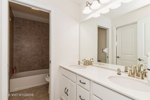 Tiny photo for 1 Sherman Court, Hawthorn Woods, IL 60047 (MLS # 12539725)