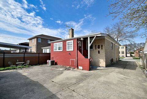 Tiny photo for 4831 N Oak Park Avenue, Chicago, IL 60656 (MLS # 12613050)
