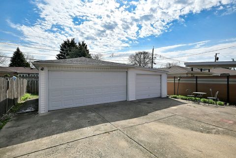 Tiny photo for 4831 N Oak Park Avenue, Chicago, IL 60656 (MLS # 12613050)