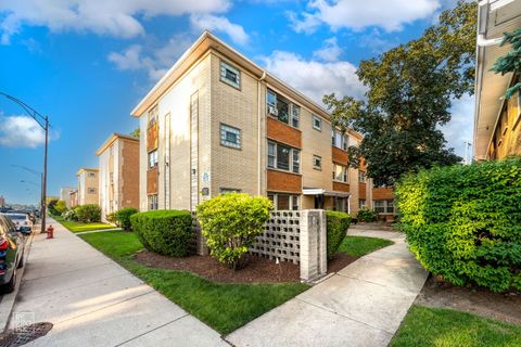 Tiny photo for 3517 S Harlem Avenue #C2, Berwyn, IL 60402 (MLS # 12425100)