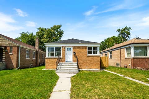 Photo of 12742 S Parnell Avenue, Chicago, IL 60628 (MLS # 12723016)