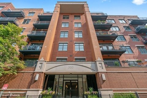 330 N CLINTON Street 605 Chicago IL 60661
