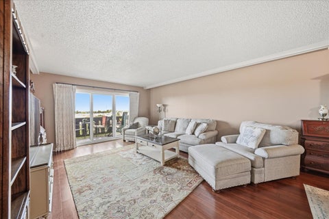 Tiny photo for 13200 W Heiden Circle #2405, Lake Bluff, IL 60044 (MLS # 12781287)