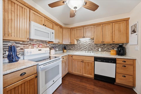 Tiny photo for 13200 W Heiden Circle #2405, Lake Bluff, IL 60044 (MLS # 12781287)