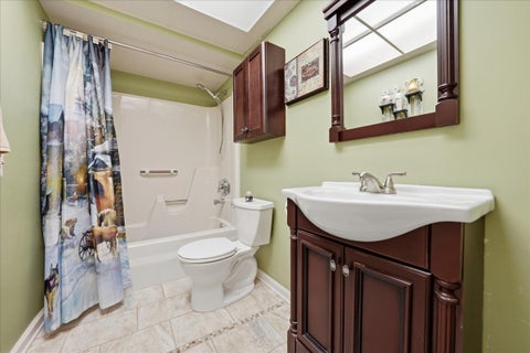 Tiny photo for 13200 W Heiden Circle #2405, Lake Bluff, IL 60044 (MLS # 12781287)