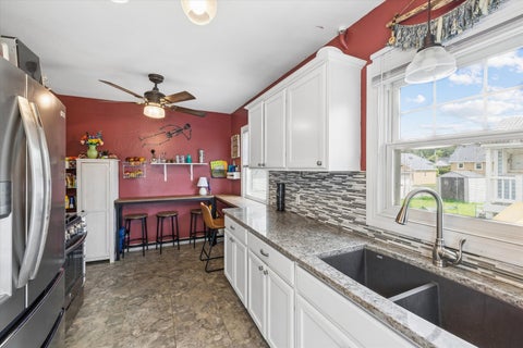 Tiny photo for 907 W Rusholme Street, Davenport, IA 52804 (MLS # 12671866)