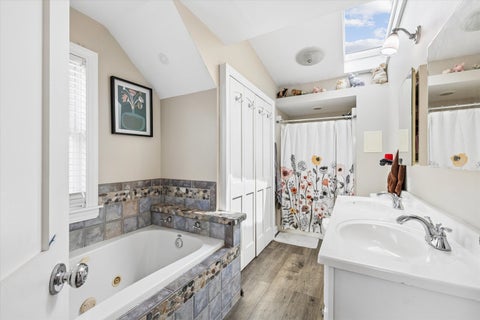 Tiny photo for 907 W Rusholme Street, Davenport, IA 52804 (MLS # 12671866)