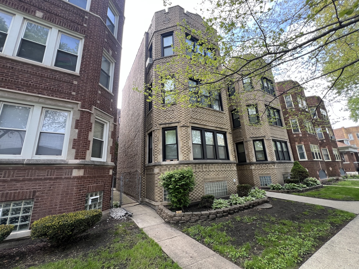 8346-48 S Drexel Avenue