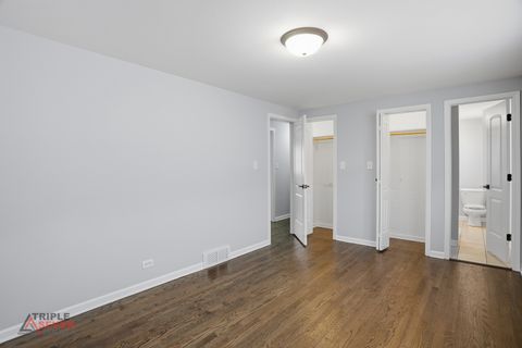 Tiny photo for 5500 W 83rd Place, Burbank, IL 60459 (MLS # 12596296)