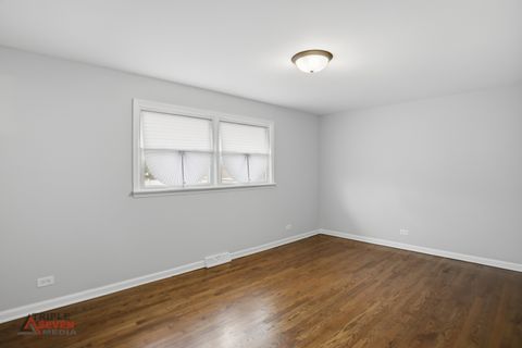 Tiny photo for 5500 W 83rd Place, Burbank, IL 60459 (MLS # 12596296)