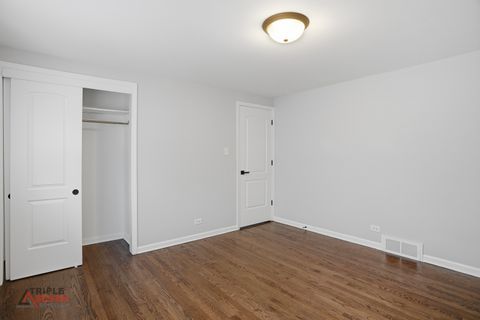 Tiny photo for 5500 W 83rd Place, Burbank, IL 60459 (MLS # 12596296)