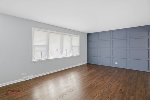 Tiny photo for 5500 W 83rd Place, Burbank, IL 60459 (MLS # 12596296)