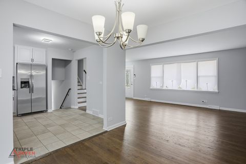 Tiny photo for 5500 W 83rd Place, Burbank, IL 60459 (MLS # 12596296)