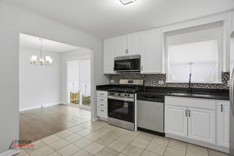 Tiny photo for 5500 W 83rd Place, Burbank, IL 60459 (MLS # 12596296)