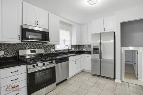 Tiny photo for 5500 W 83rd Place, Burbank, IL 60459 (MLS # 12596296)