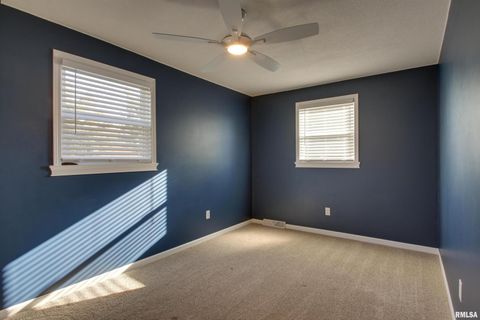 Tiny photo for 1205 DANIEL Court, Quincy, IL 62305 (MLS # QC4268332)