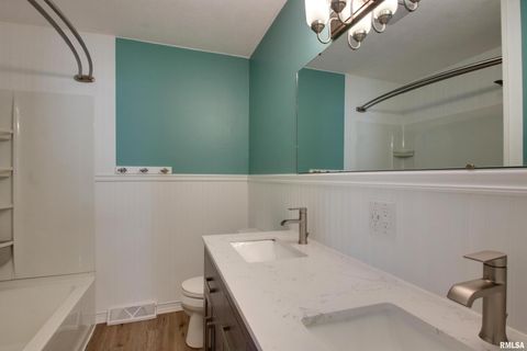 Tiny photo for 1205 DANIEL Court, Quincy, IL 62305 (MLS # QC4268332)