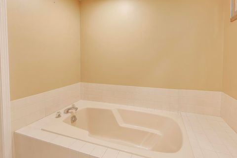 Tiny photo for 1501 N Courtland Drive, Arlington Heights, IL 60004 (MLS # 12556412)