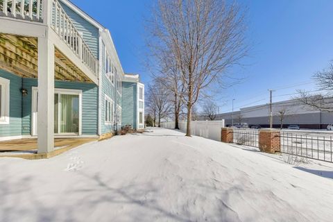 Tiny photo for 1501 N Courtland Drive, Arlington Heights, IL 60004 (MLS # 12556412)