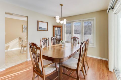 Tiny photo for 1501 N Courtland Drive, Arlington Heights, IL 60004 (MLS # 12556412)