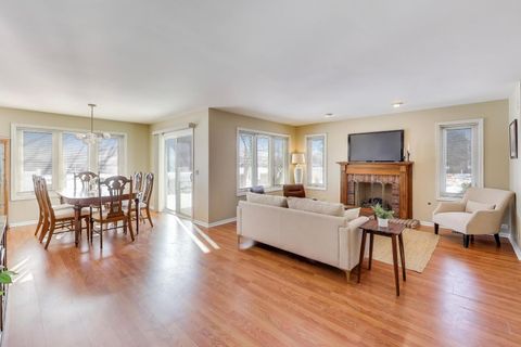 Tiny photo for 1501 N Courtland Drive, Arlington Heights, IL 60004 (MLS # 12556412)