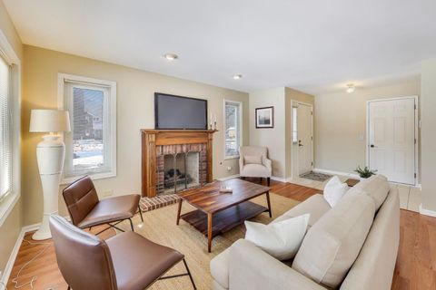 Tiny photo for 1501 N Courtland Drive, Arlington Heights, IL 60004 (MLS # 12556412)