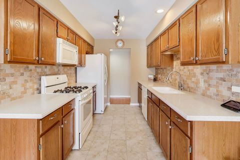 Tiny photo for 1501 N Courtland Drive, Arlington Heights, IL 60004 (MLS # 12556412)