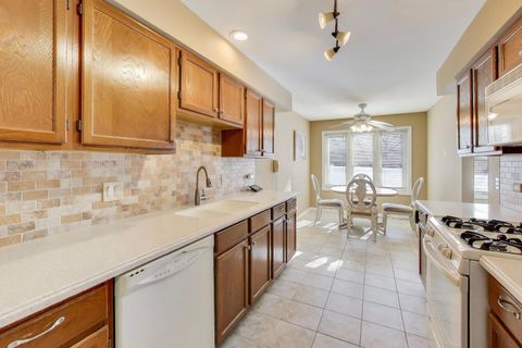 Tiny photo for 1501 N Courtland Drive, Arlington Heights, IL 60004 (MLS # 12556412)