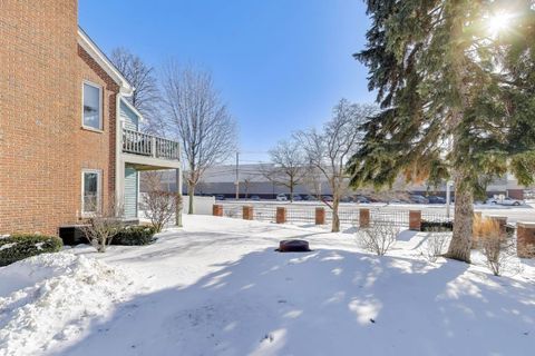 Tiny photo for 1501 N Courtland Drive, Arlington Heights, IL 60004 (MLS # 12556412)