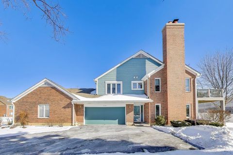 Tiny photo for 1501 N Courtland Drive, Arlington Heights, IL 60004 (MLS # 12556412)