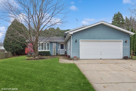 Photo of 5401 W Chasefield Circle, McHenry, IL 60050 (MLS # 12740872)