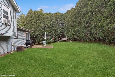 Tiny photo for 5401 W Chasefield Circle, McHenry, IL 60050 (MLS # 12740872)
