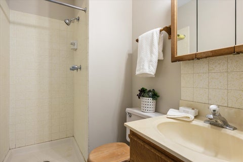 Tiny photo for 5401 W Chasefield Circle, McHenry, IL 60050 (MLS # 12740872)